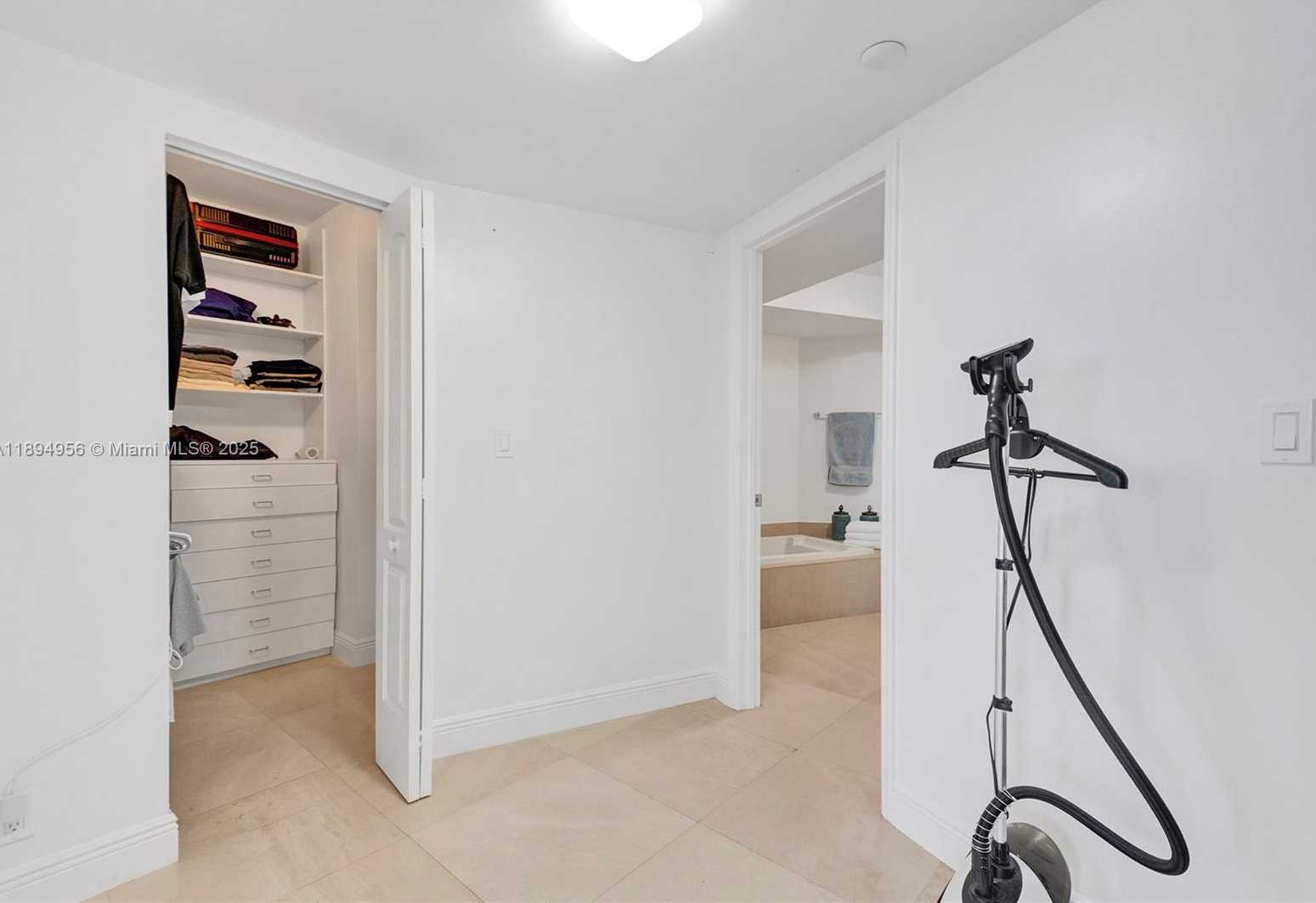 Small Image of 1000 EAST ISLAND BLVD #1403, Aventura Number 45