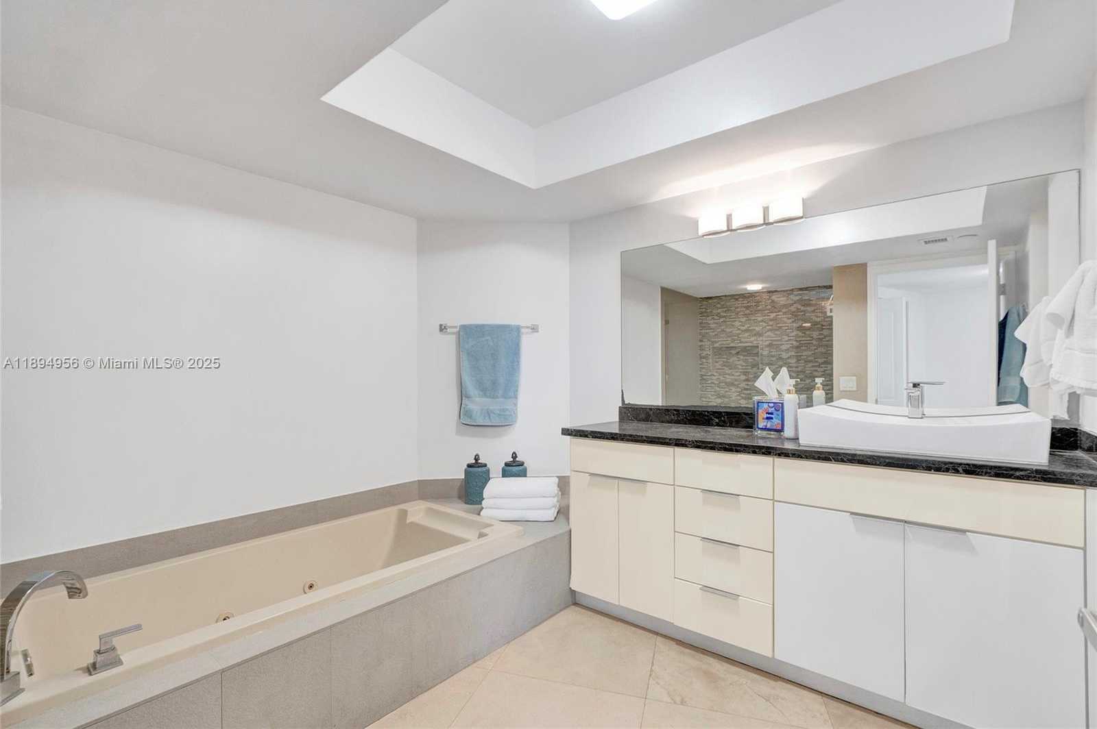 Small Image of 1000 EAST ISLAND BLVD #1403, Aventura Number 48
