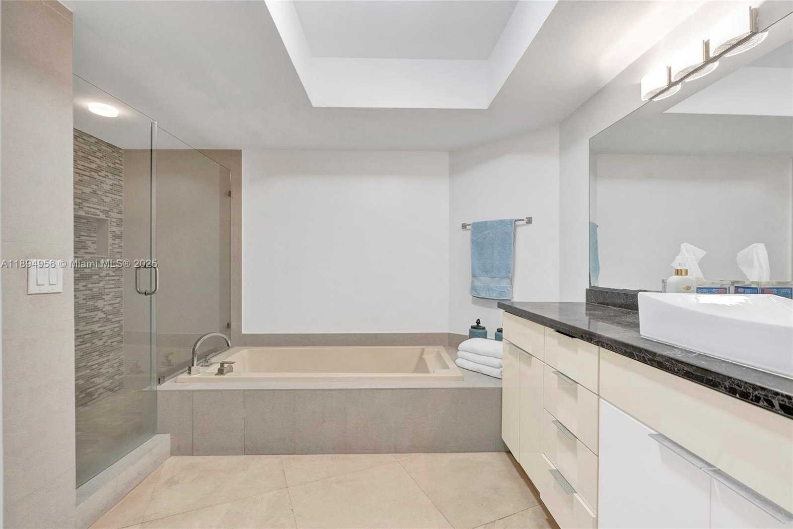 Small Image of 1000 EAST ISLAND BLVD #1403, Aventura Number 49
