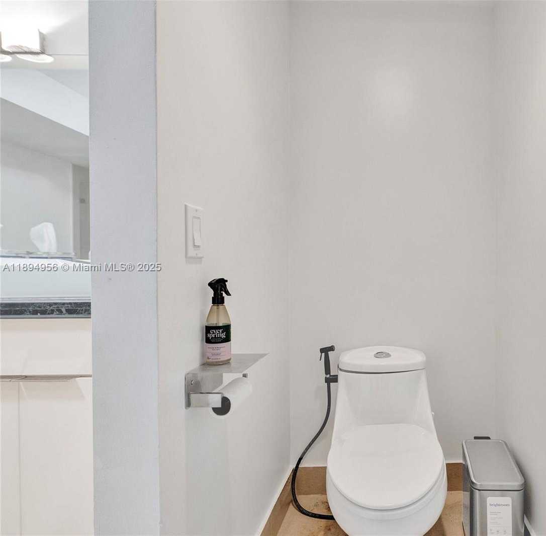 Small Image of 1000 EAST ISLAND BLVD #1403, Aventura Number 51