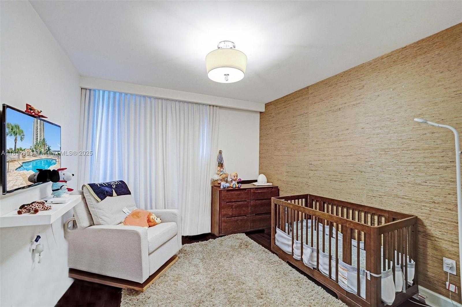 Small Image of 19400 TURNBERRY WAY #1012, Aventura Number 15