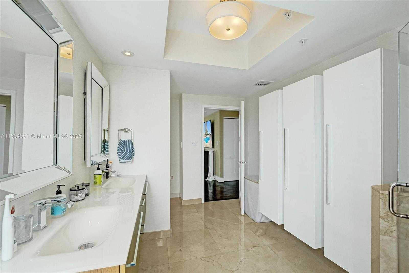 Small Image of 19400 TURNBERRY WAY #1012, Aventura Number 21