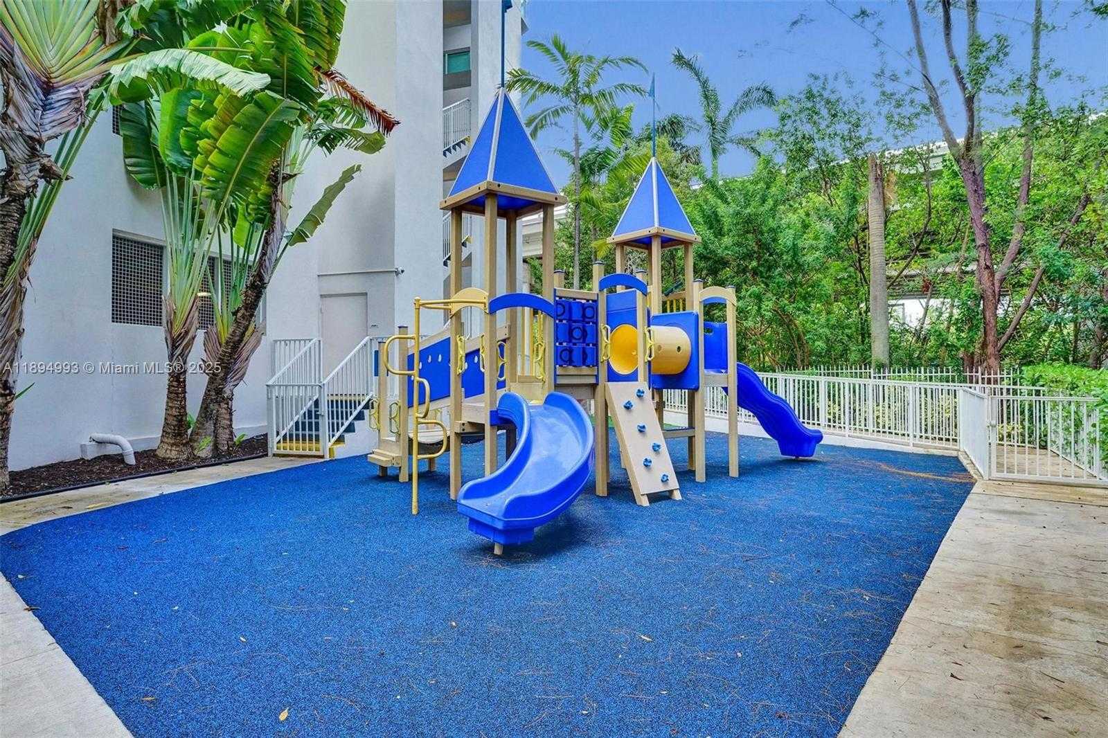 Small Image of 19400 TURNBERRY WAY #1012, Aventura Number 30