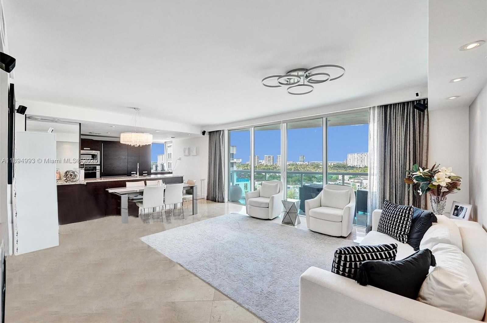 Small Image of 19400 TURNBERRY WAY #1012, Aventura Number 4