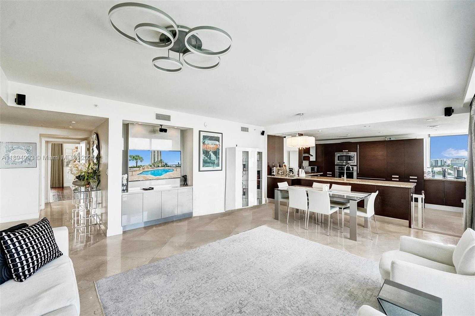 Small Image of 19400 TURNBERRY WAY #1012, Aventura Number 7