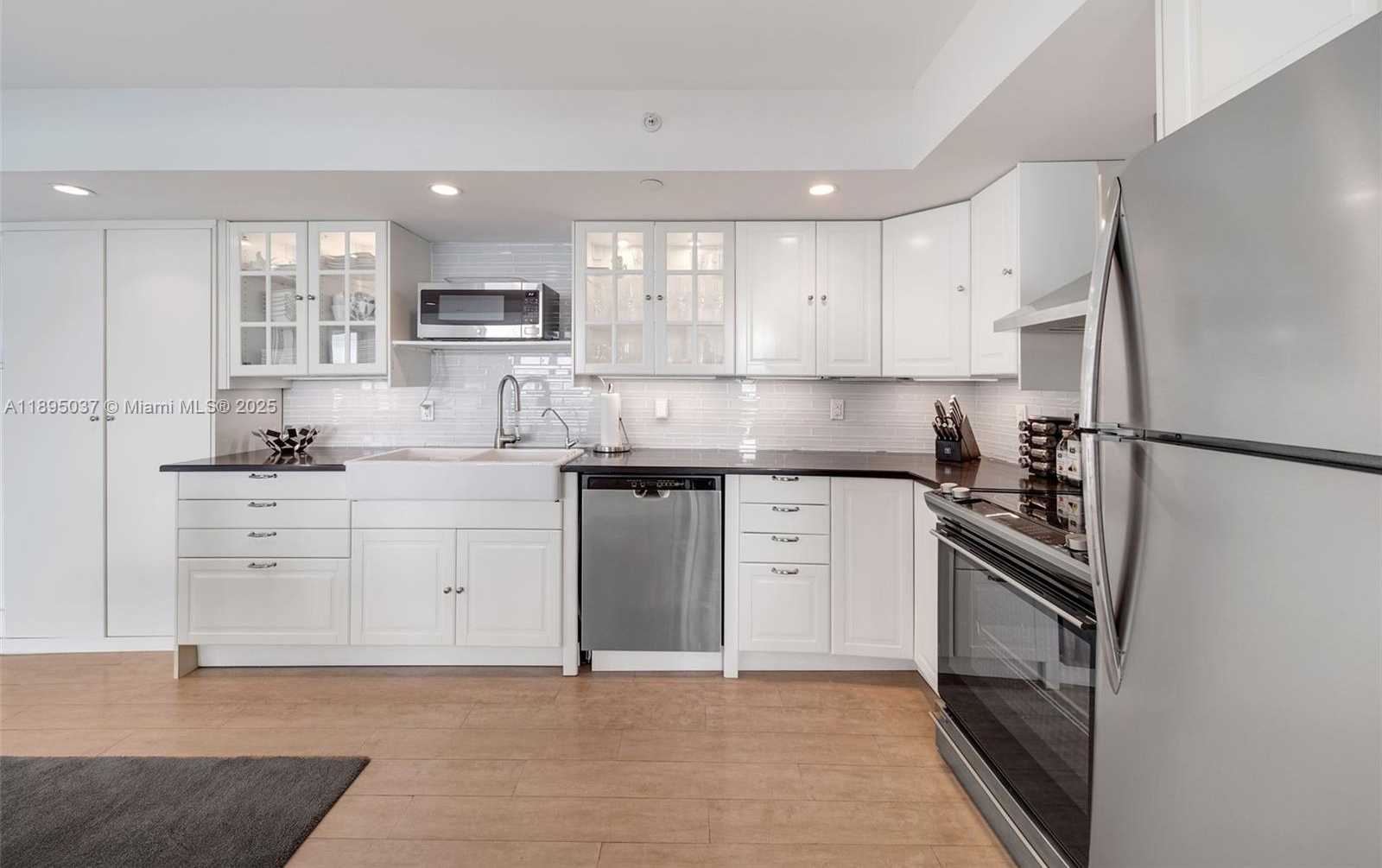 Small Image of 650 WEST AVE #2107, Miami Beach Number 13