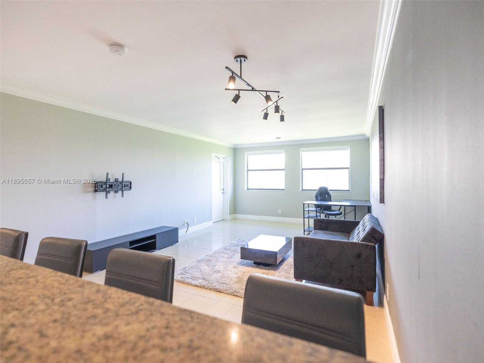 Small Image of Doral Number 22