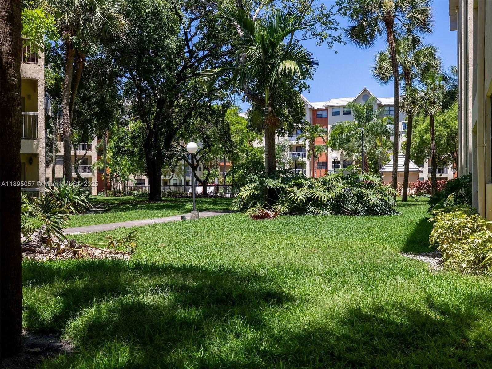 Small Image of Doral Number 30