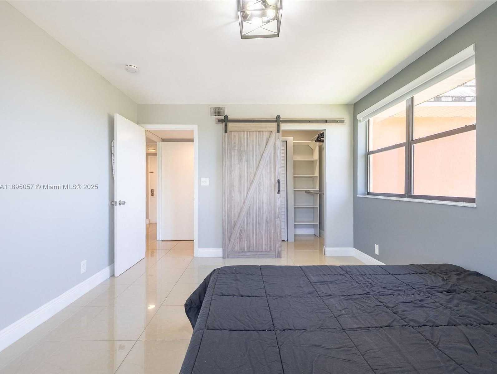 Small Image of Doral Number 6