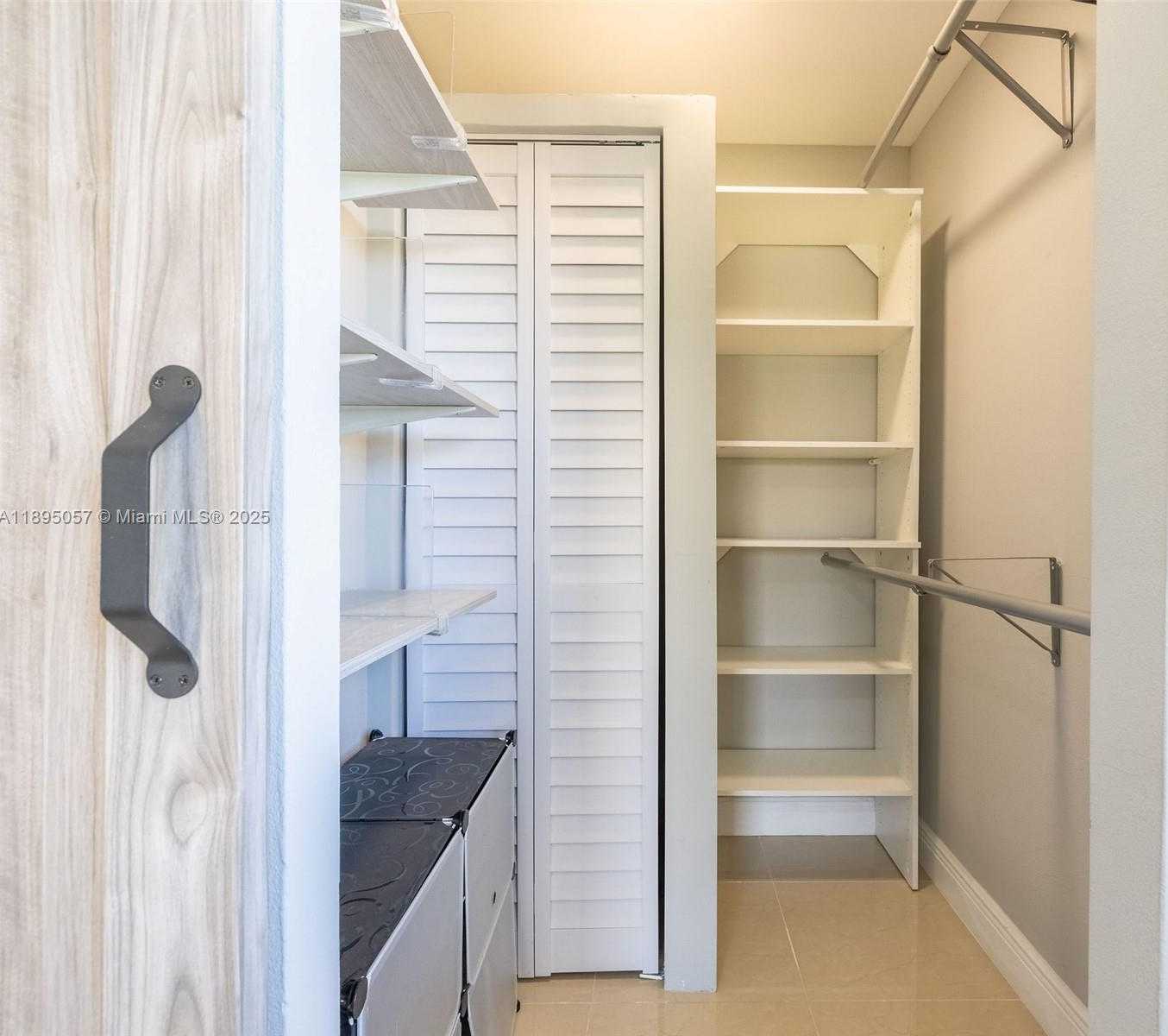 Small Image of Doral Number 7