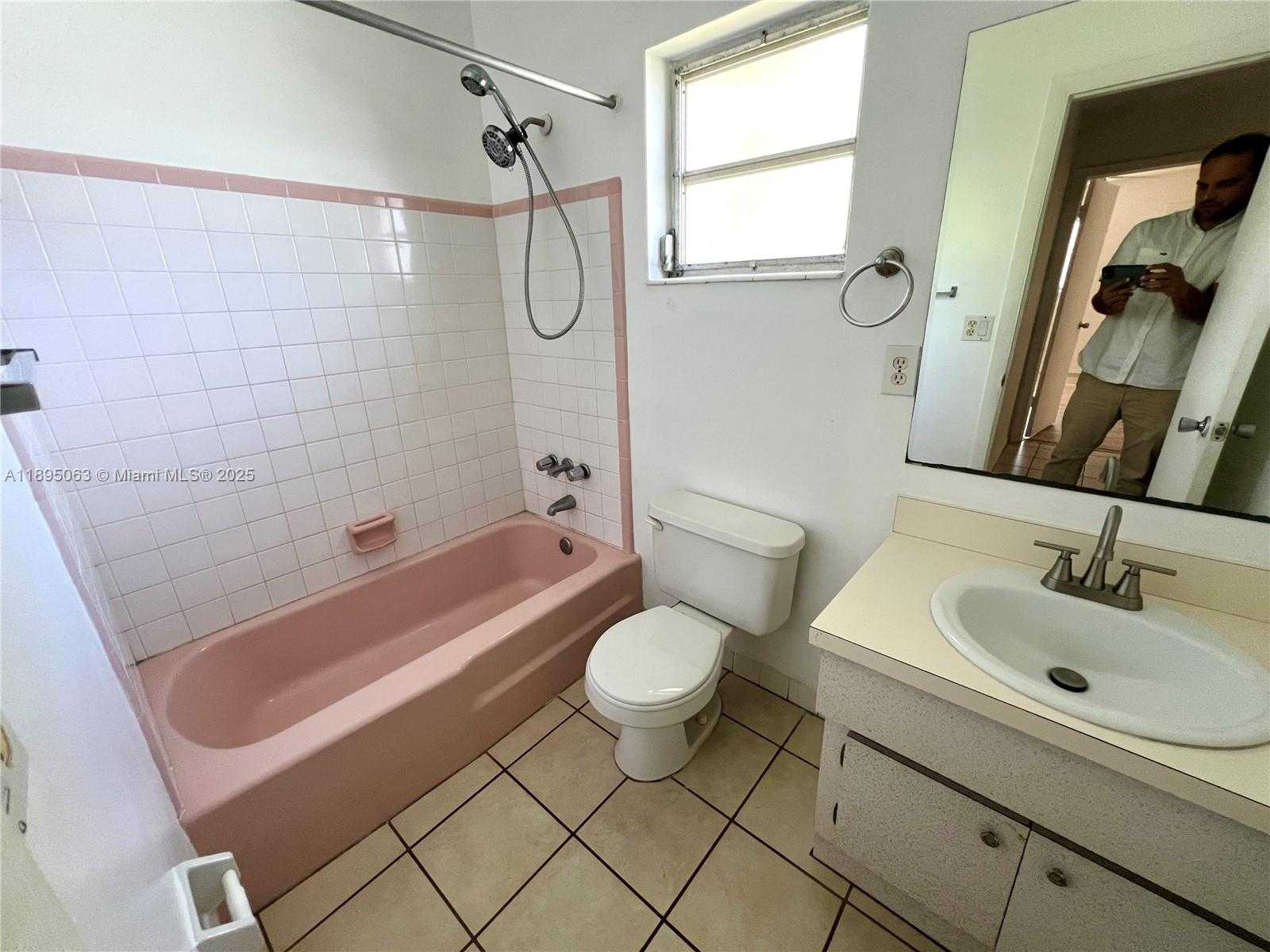 Small Image of 281 NORTH EAST 40TH ST #7, Oakland Park Number 6