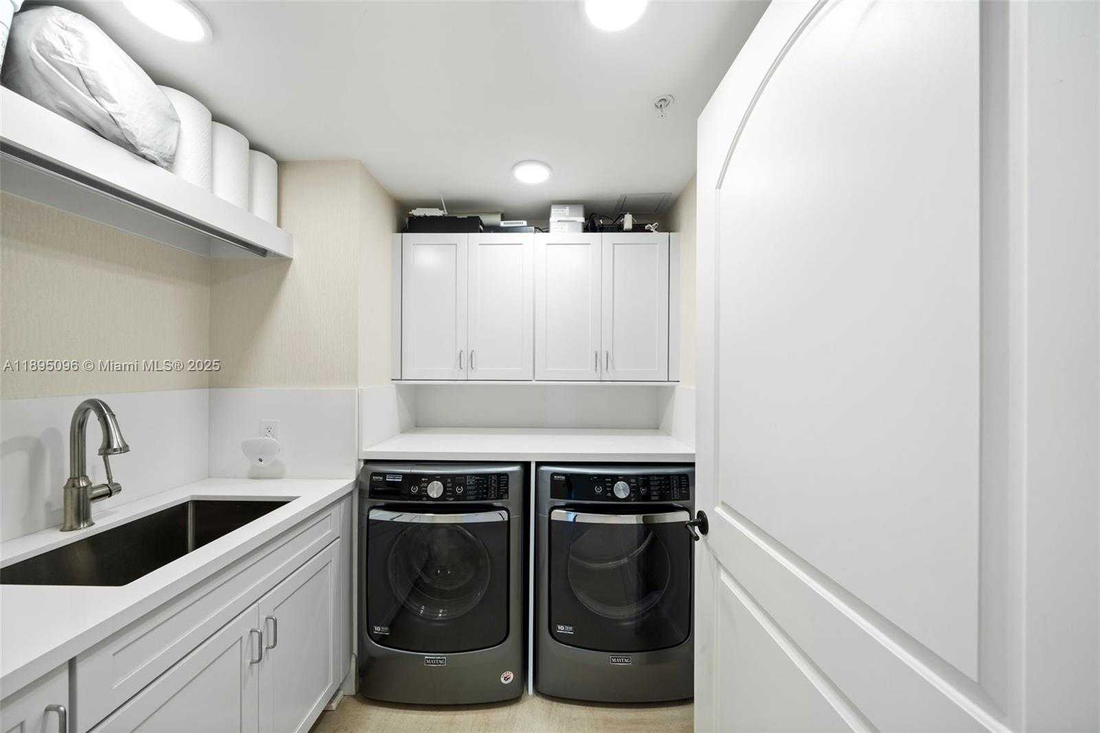 Small Image of 6000 ISLAND BLVD #1803, Aventura Number 43
