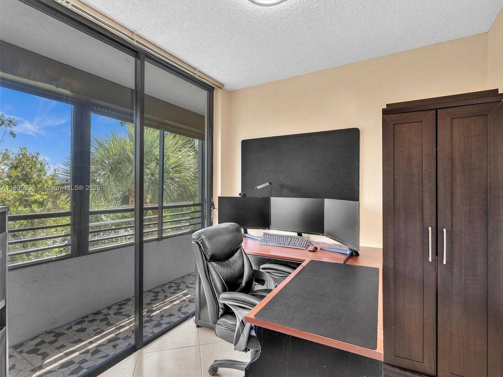Small Image of 1400 SHERIDAN ST #24J, Hollywood Number 10