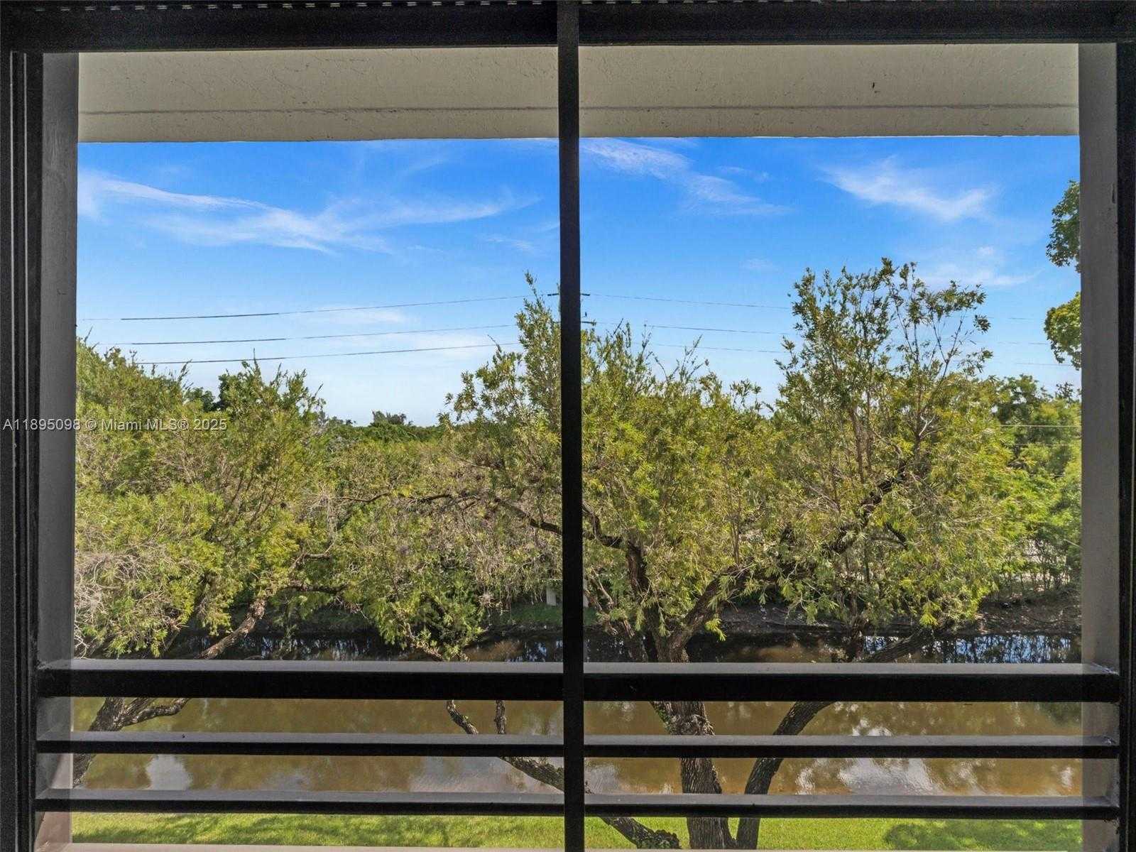 Small Image of 1400 SHERIDAN ST #24J, Hollywood Number 13