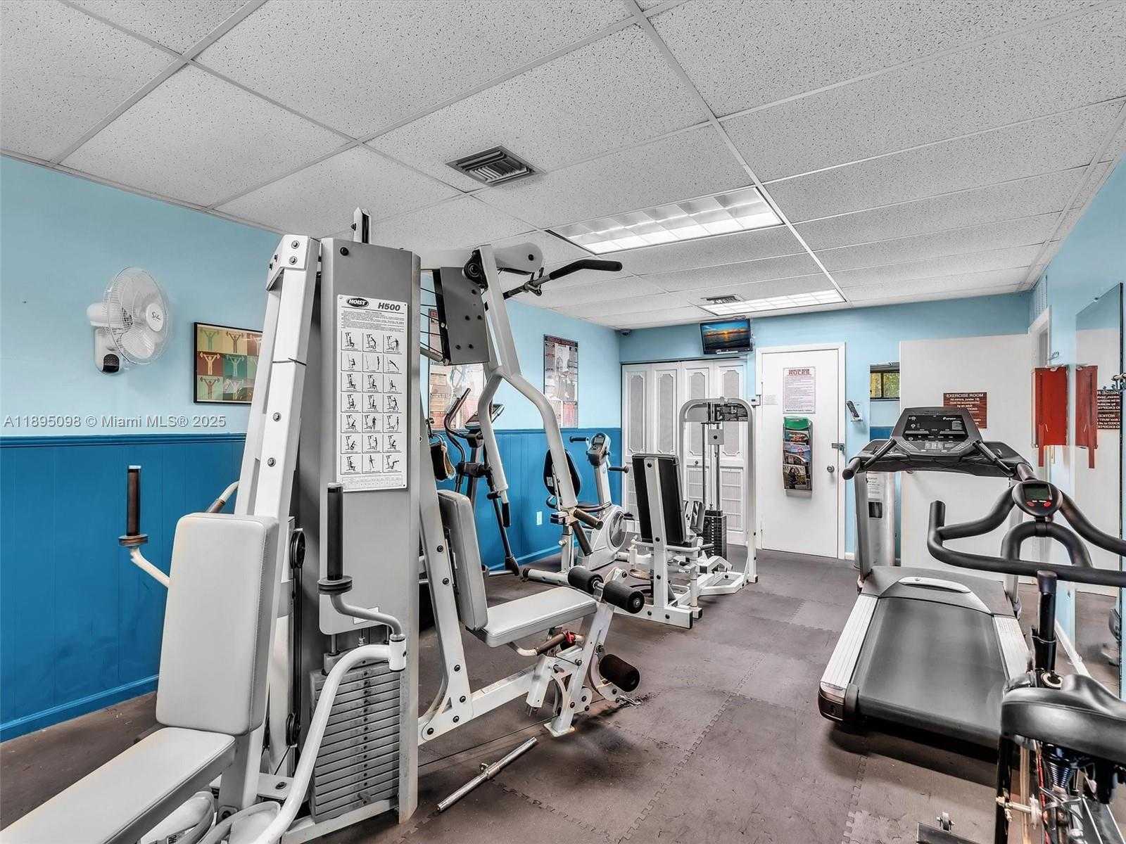 Small Image of 1400 SHERIDAN ST #24J, Hollywood Number 33