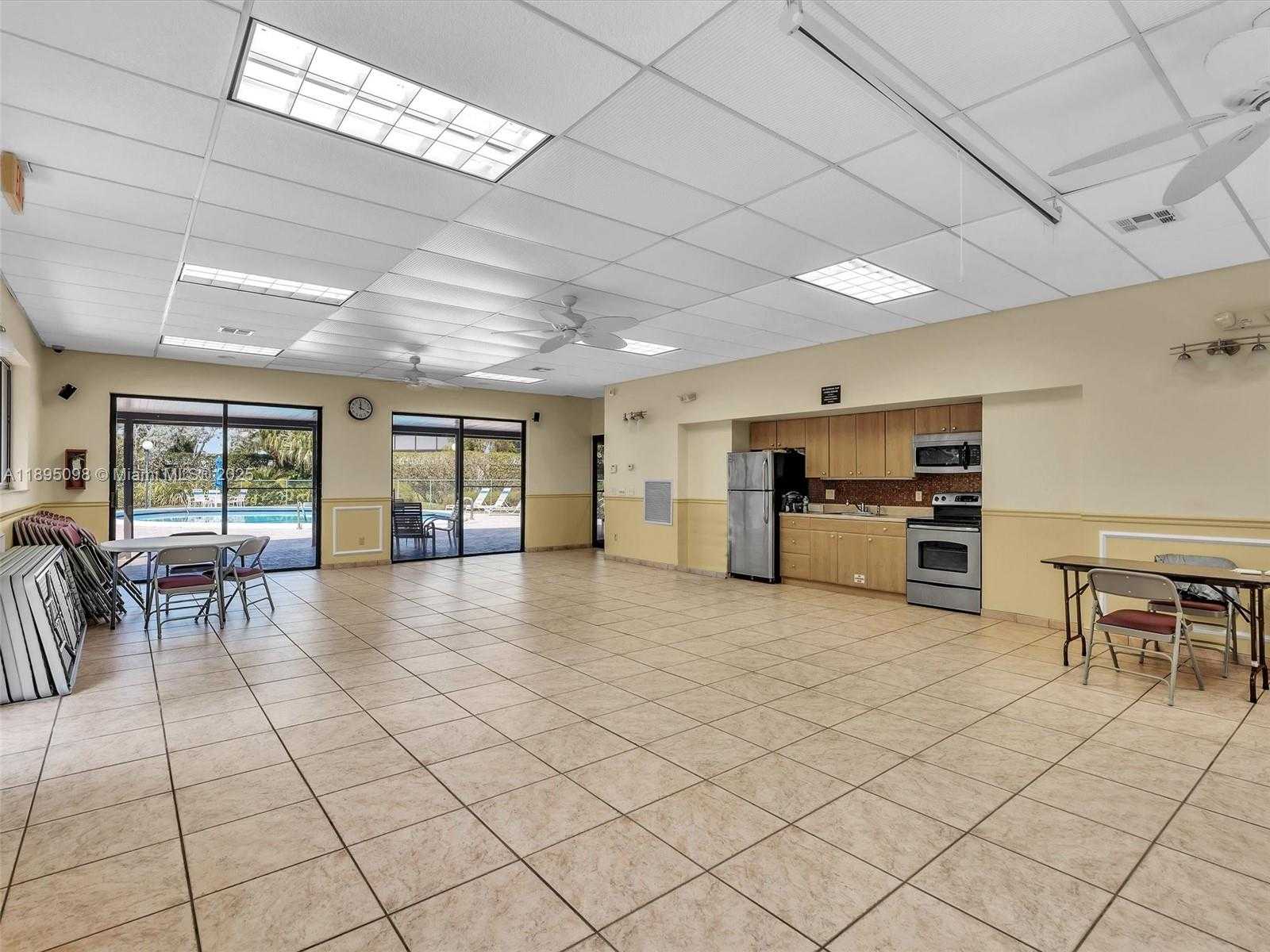 Small Image of 1400 SHERIDAN ST #24J, Hollywood Number 37