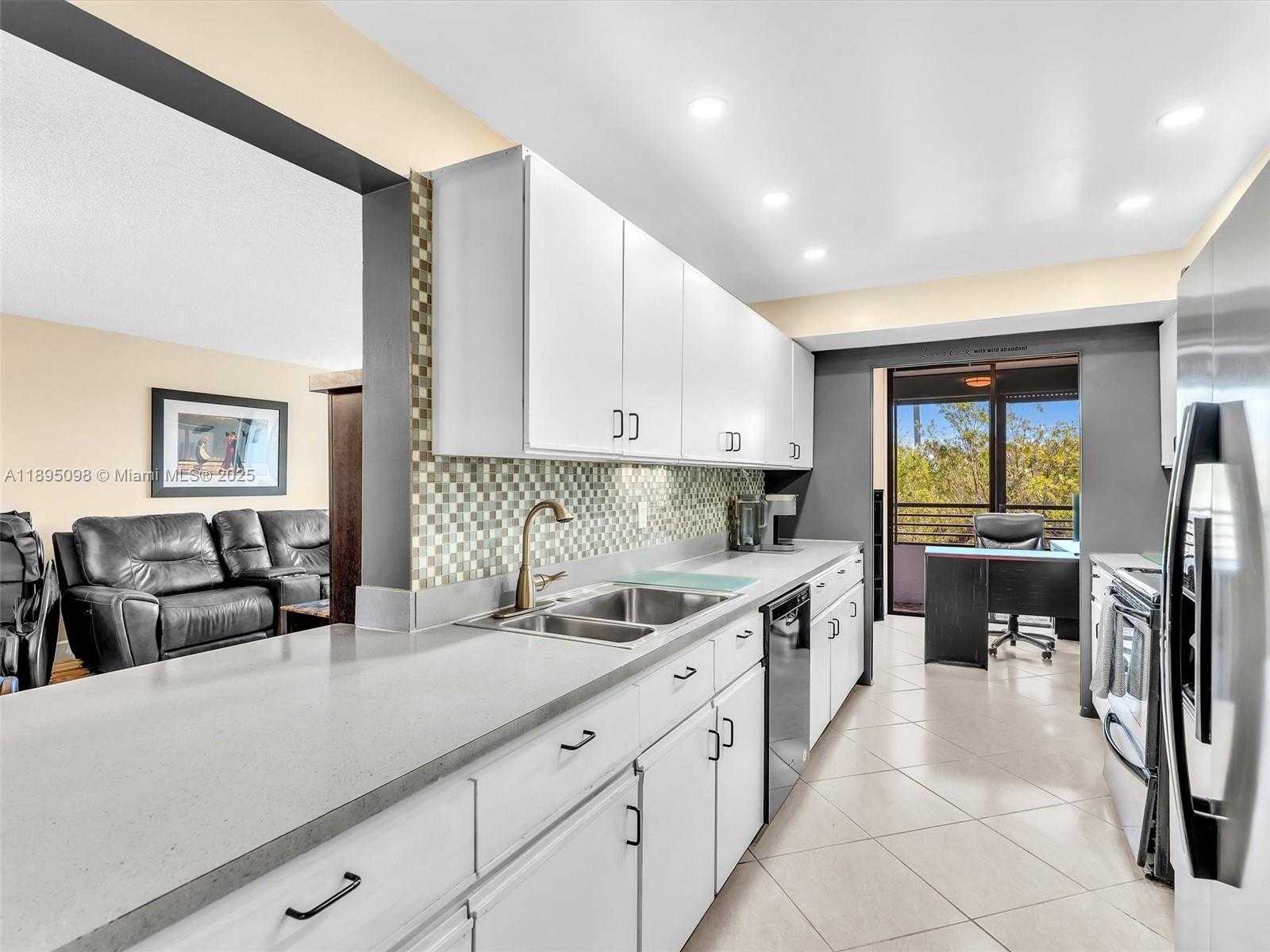 Small Image of 1400 SHERIDAN ST #24J, Hollywood Number 7