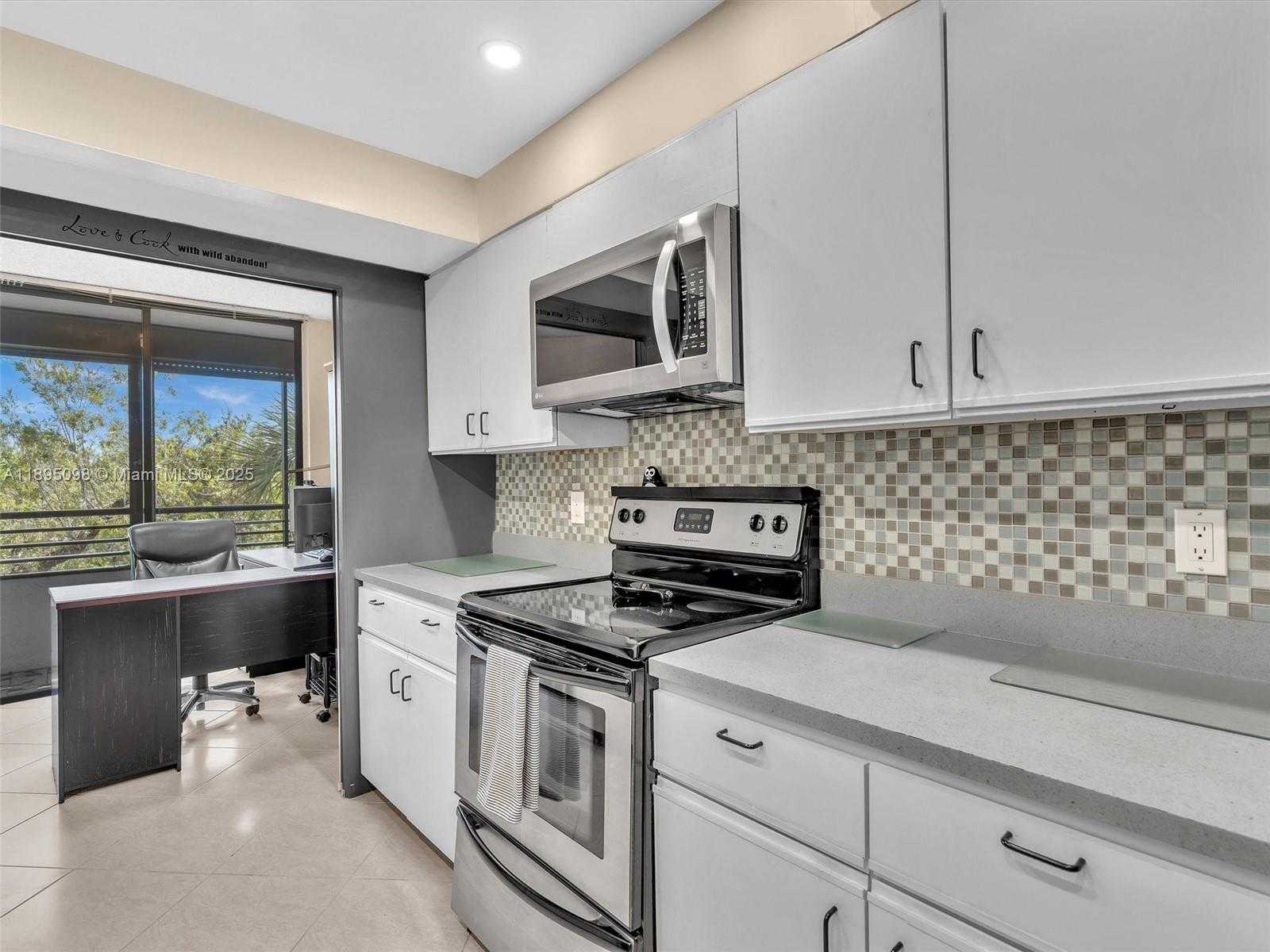 Small Image of 1400 SHERIDAN ST #24J, Hollywood Number 8