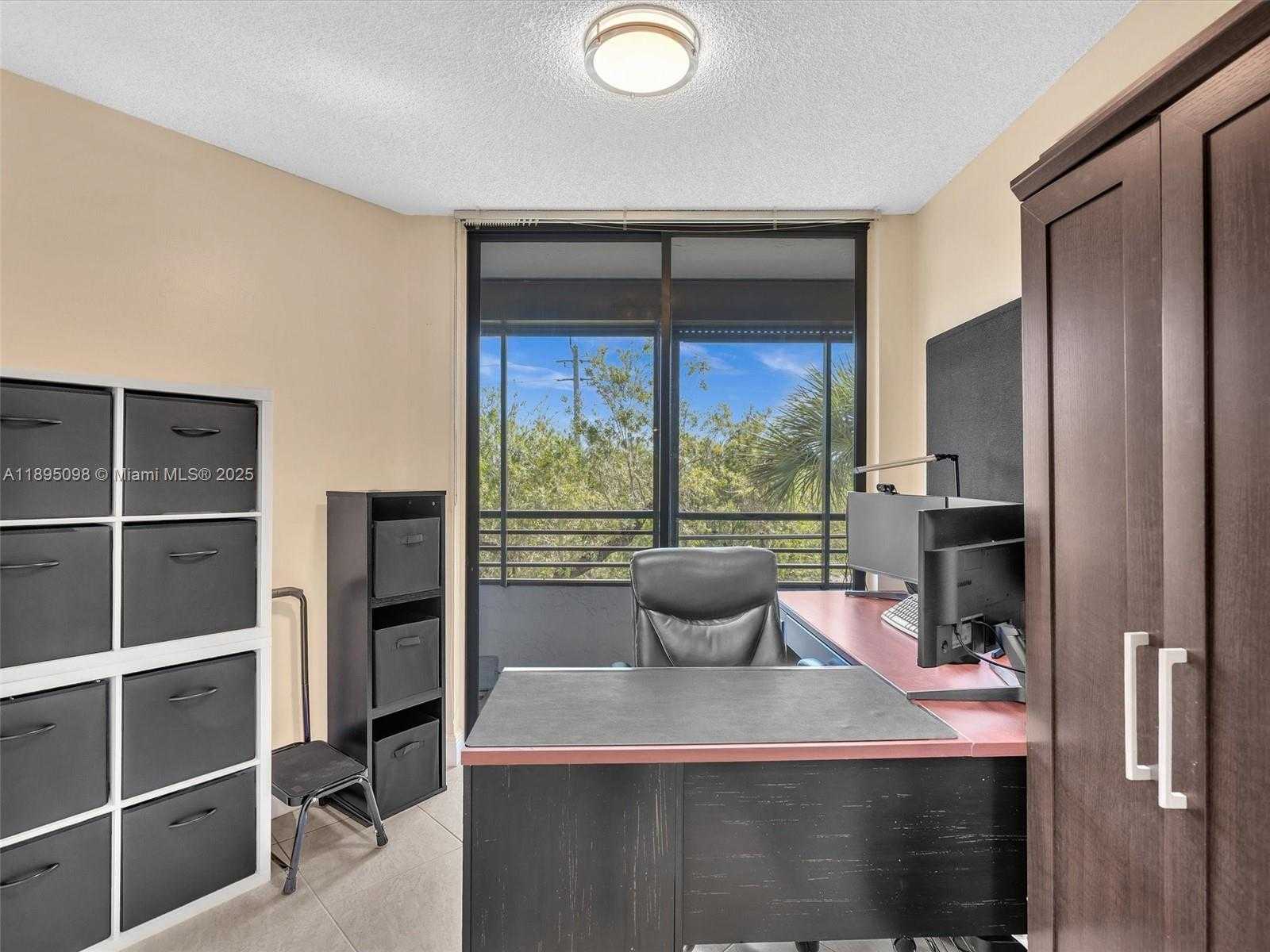 Small Image of 1400 SHERIDAN ST #24J, Hollywood Number 9