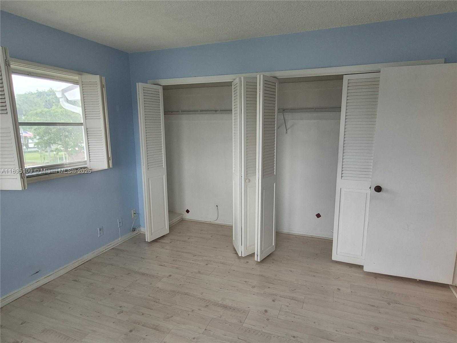 Small Image of 1201 HILLCREST CT #302, Hollywood Number 13