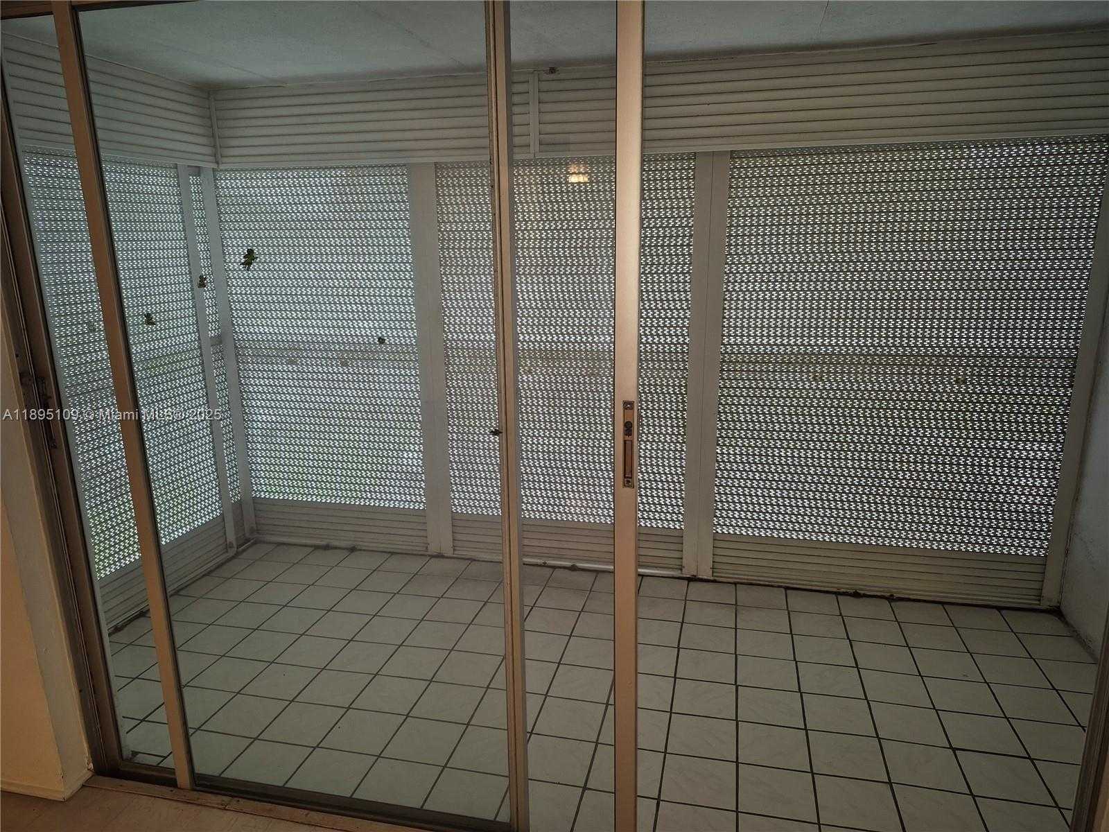 Small Image of 1201 HILLCREST CT #302, Hollywood Number 17