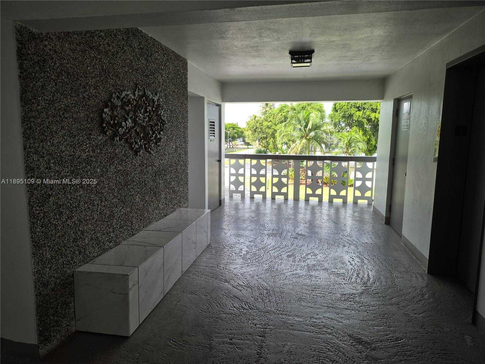 Small Image of 1201 HILLCREST CT #302, Hollywood Number 23