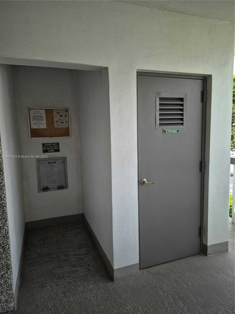 Small Image of 1201 HILLCREST CT #302, Hollywood Number 30