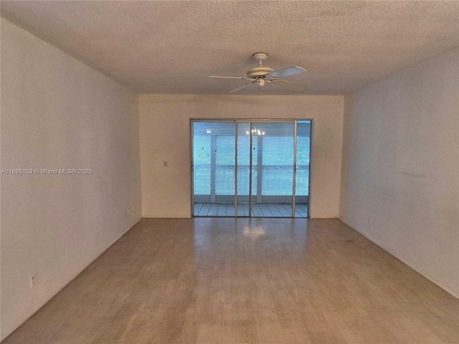 Small Image of 1201 HILLCREST CT #302, Hollywood Number 4