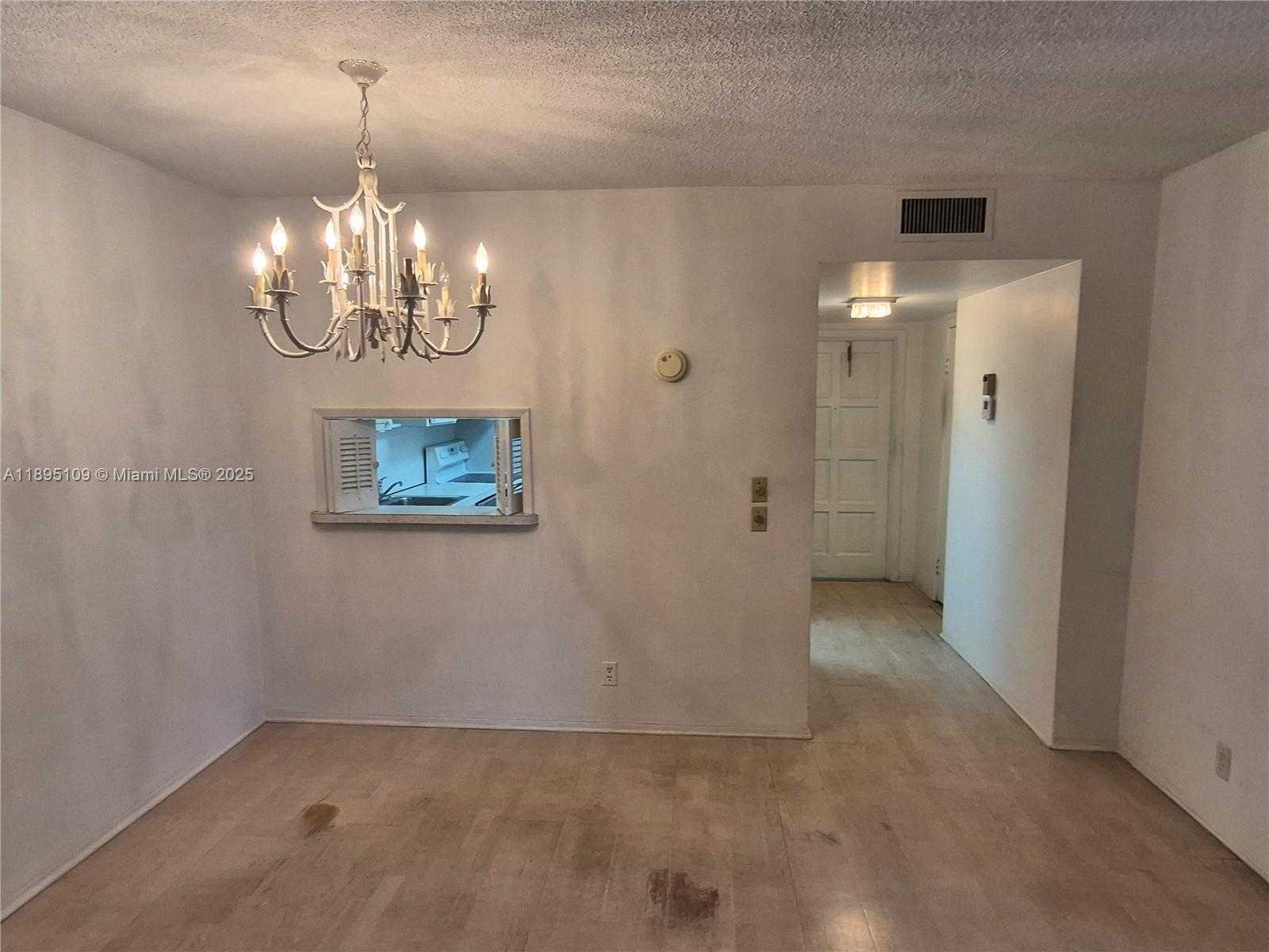 Small Image of 1201 HILLCREST CT #302, Hollywood Number 5
