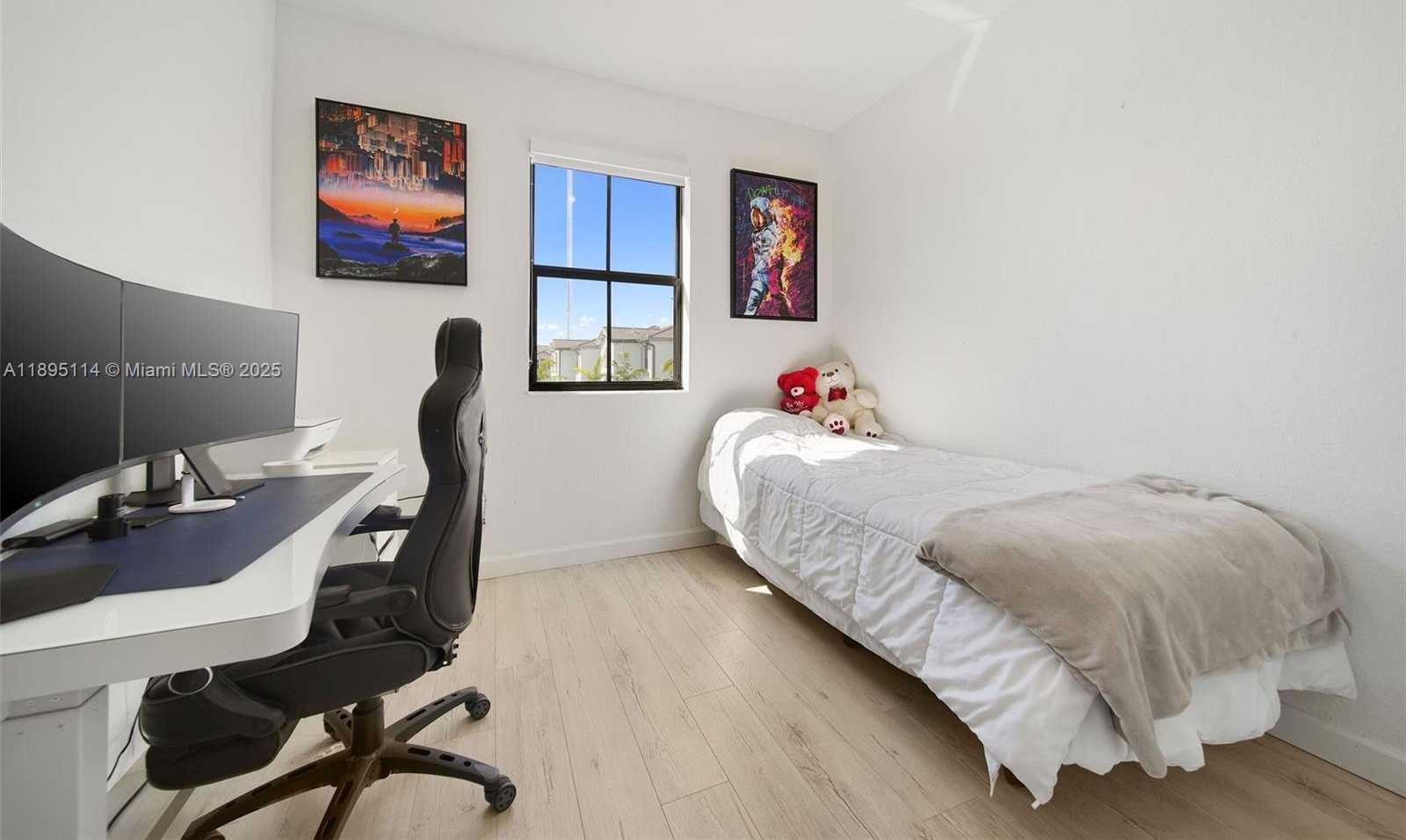 Small Image of 493 NORTH WEST 204TH ST, Miami Gardens Number 10