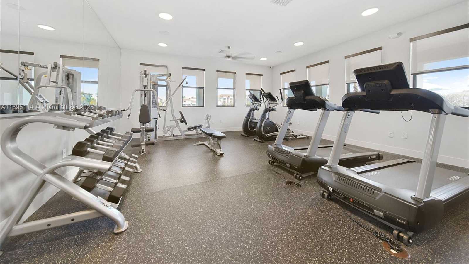 Small Image of 493 NORTH WEST 204TH ST, Miami Gardens Number 21
