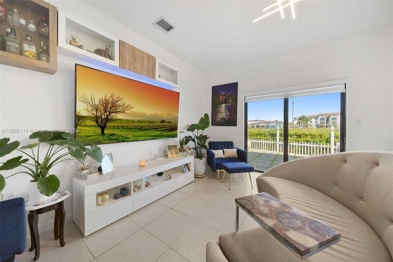 Small Image of 493 NORTH WEST 204TH ST, Miami Gardens Number 5
