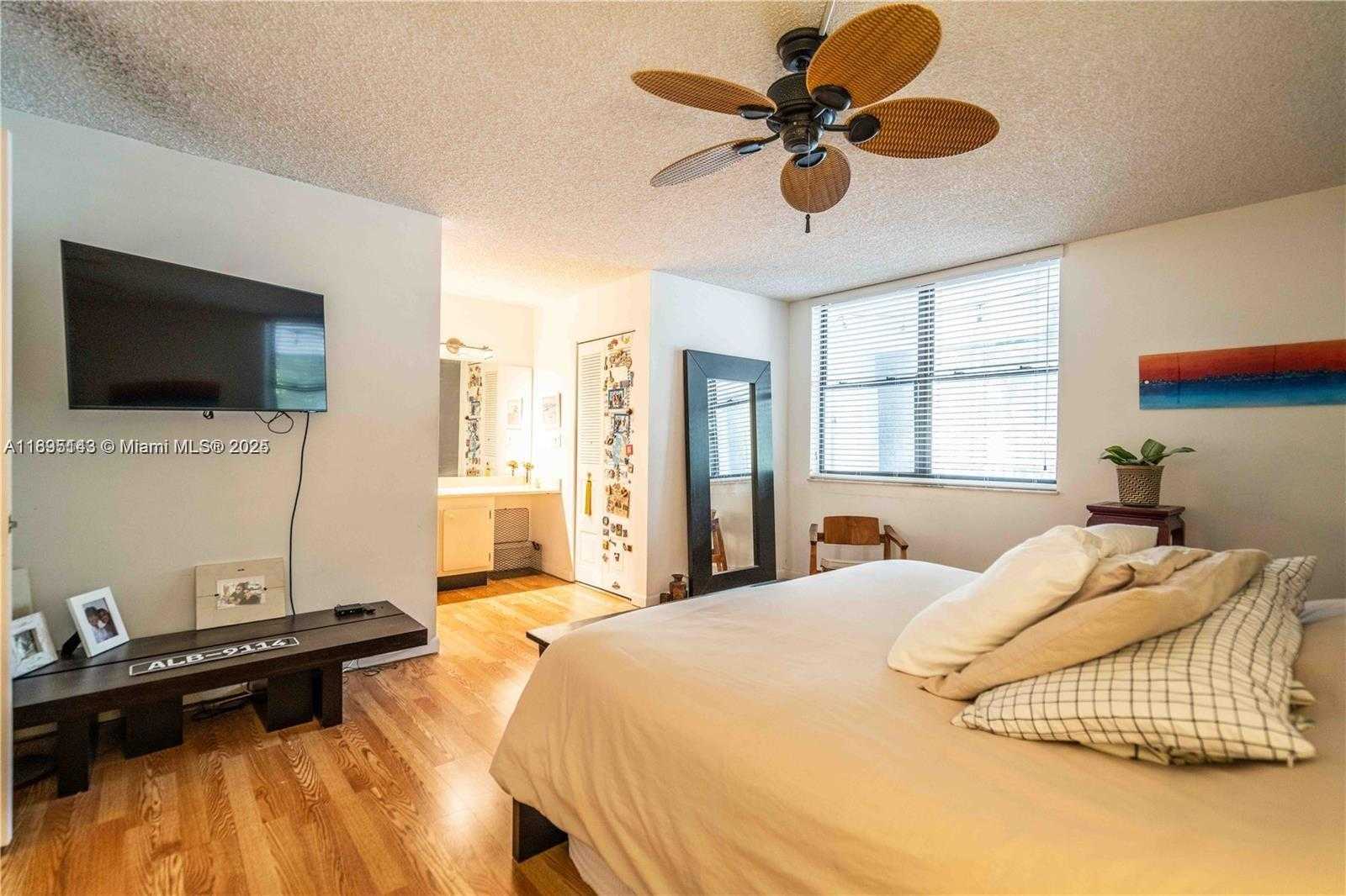 Small Image of 3440 NORTH EAST 192ND ST #2J-A, Aventura Number 34