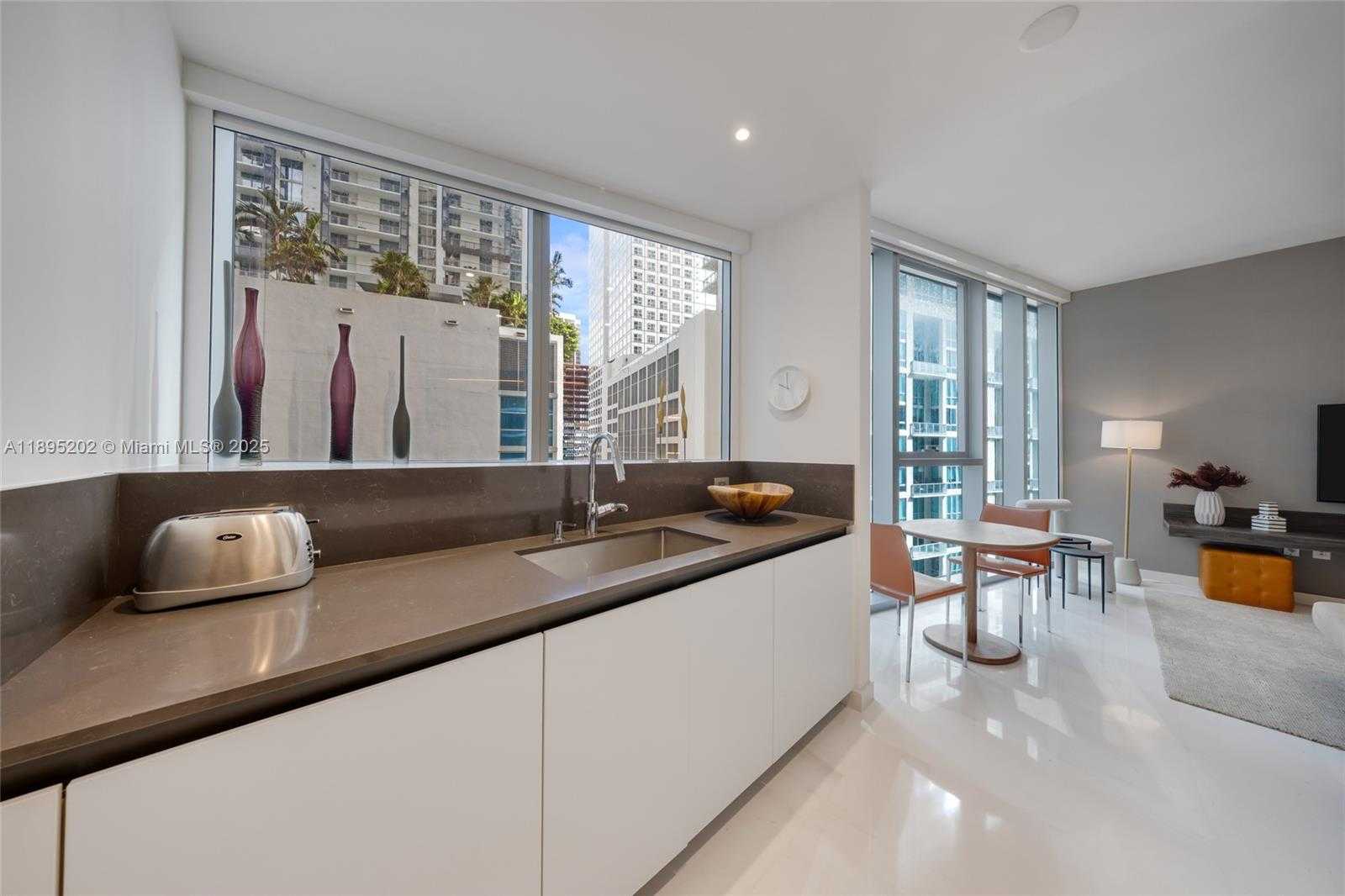 Small Image of 300 BISCAYNE BLVD WAY #805, Miami Number 27