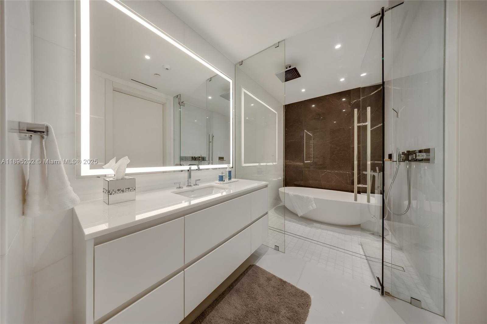 Small Image of 300 BISCAYNE BLVD WAY #805, Miami Number 33