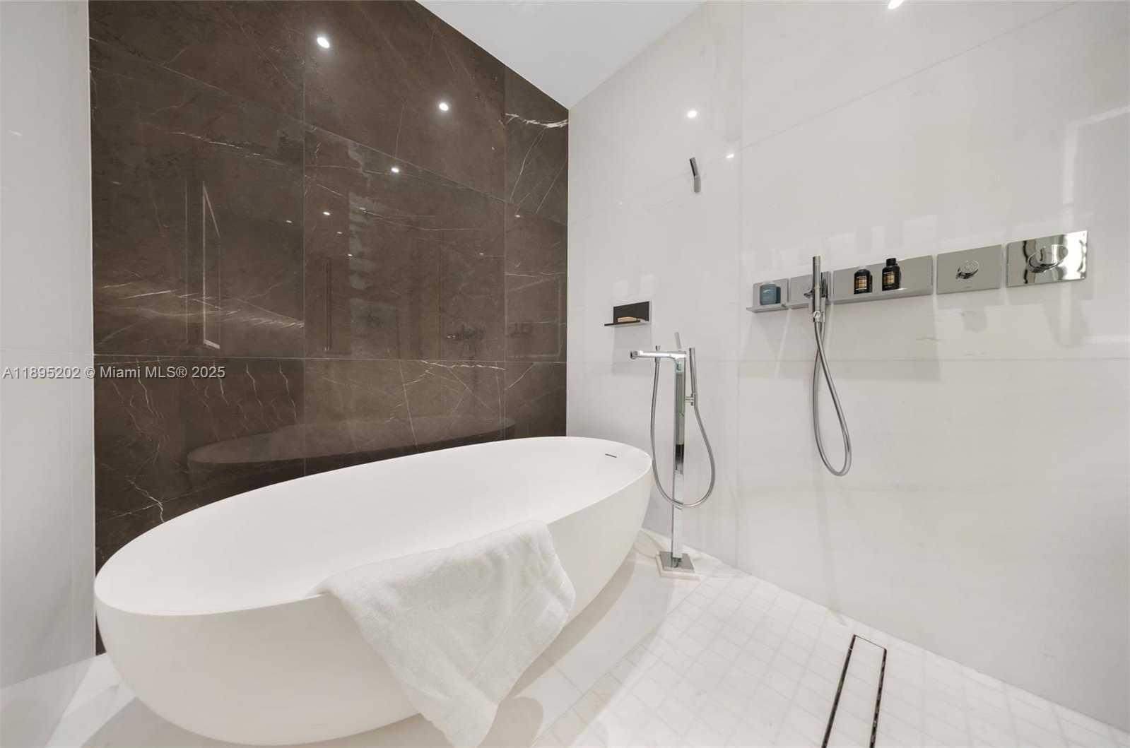 Small Image of 300 BISCAYNE BLVD WAY #805, Miami Number 34