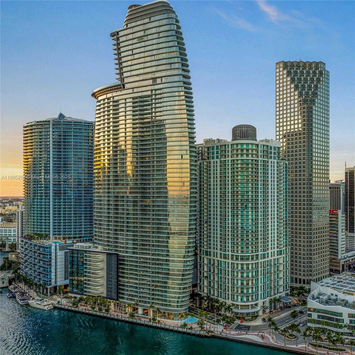 Small Image of 300 BISCAYNE BLVD WAY #805, Miami Number 4