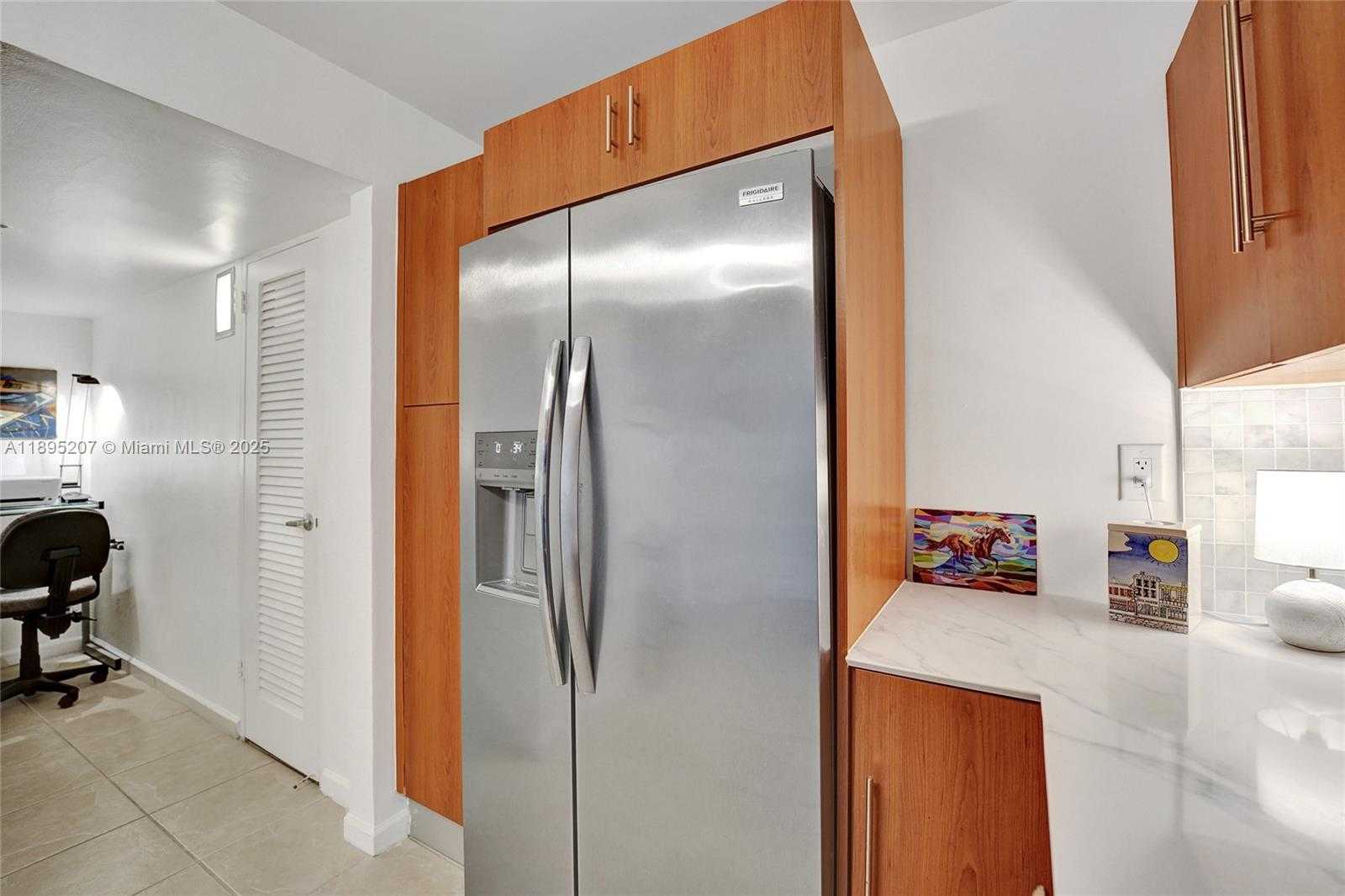 Small Image of 3000 SOUTH OCEAN DR #1106, Hollywood Number 18