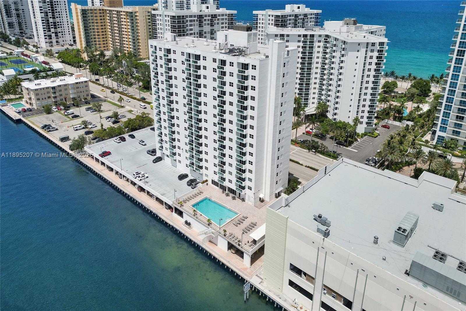 Small Image of 3000 SOUTH OCEAN DR #1106, Hollywood Number 2