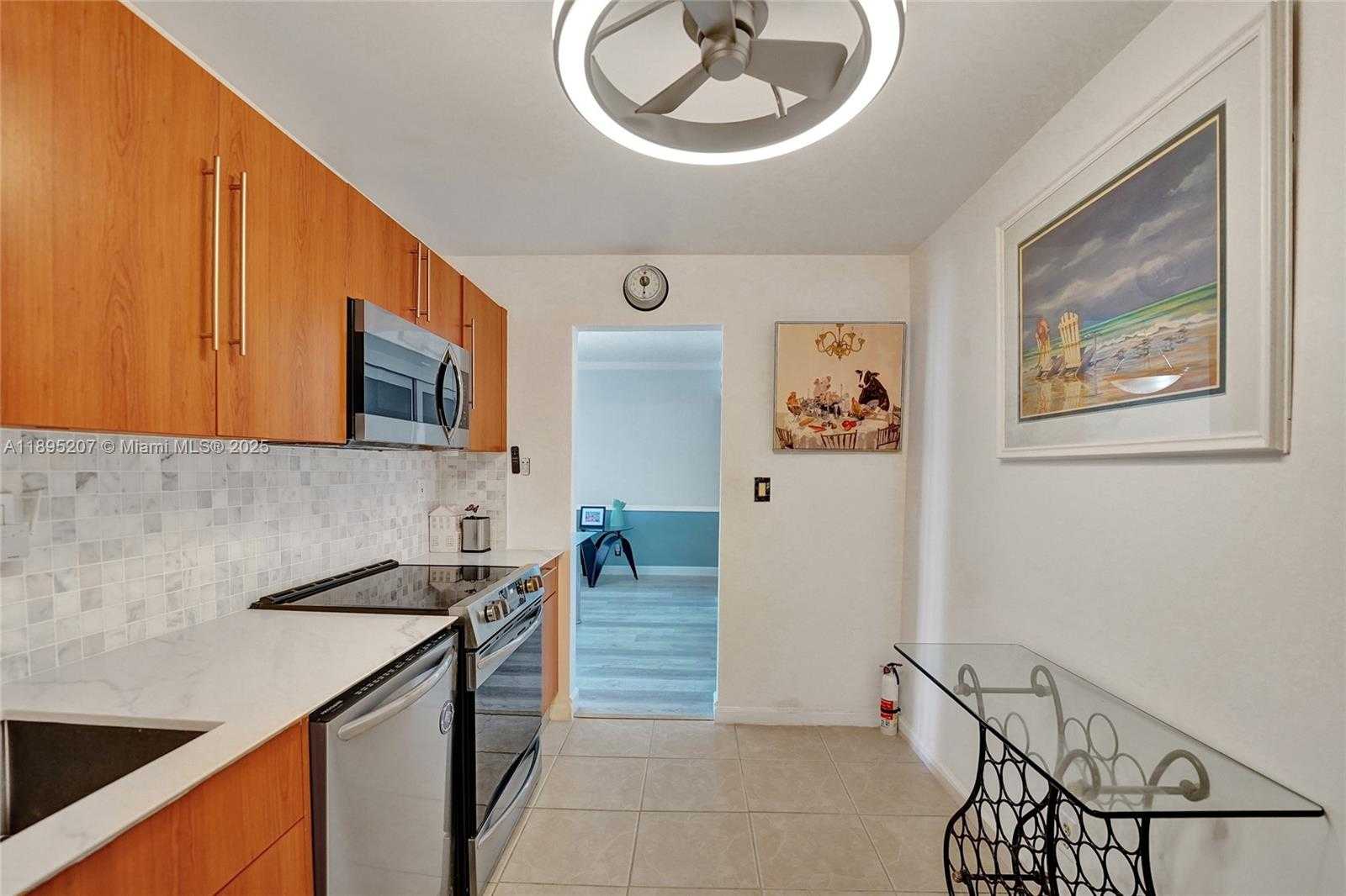 Small Image of 3000 SOUTH OCEAN DR #1106, Hollywood Number 20