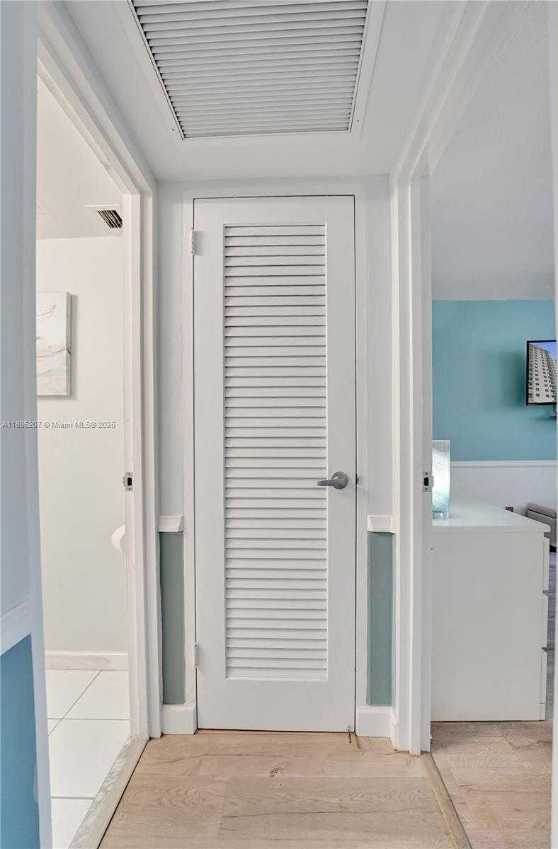 Small Image of 3000 SOUTH OCEAN DR #1106, Hollywood Number 21