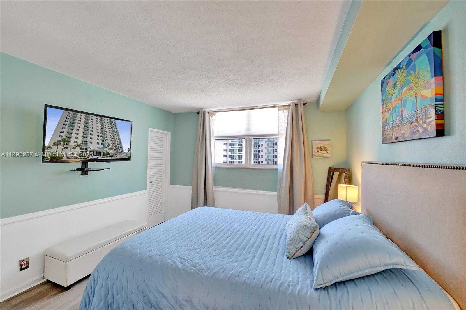 Small Image of 3000 SOUTH OCEAN DR #1106, Hollywood Number 22