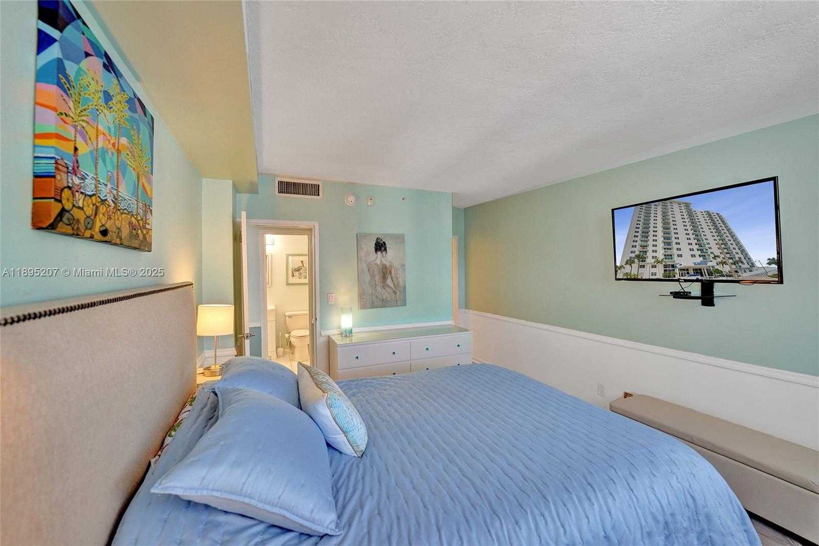 Small Image of 3000 SOUTH OCEAN DR #1106, Hollywood Number 24
