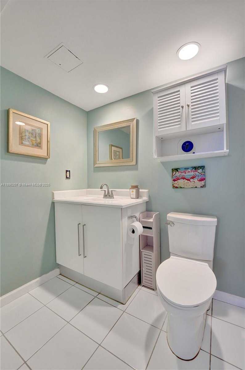 Small Image of 3000 SOUTH OCEAN DR #1106, Hollywood Number 28