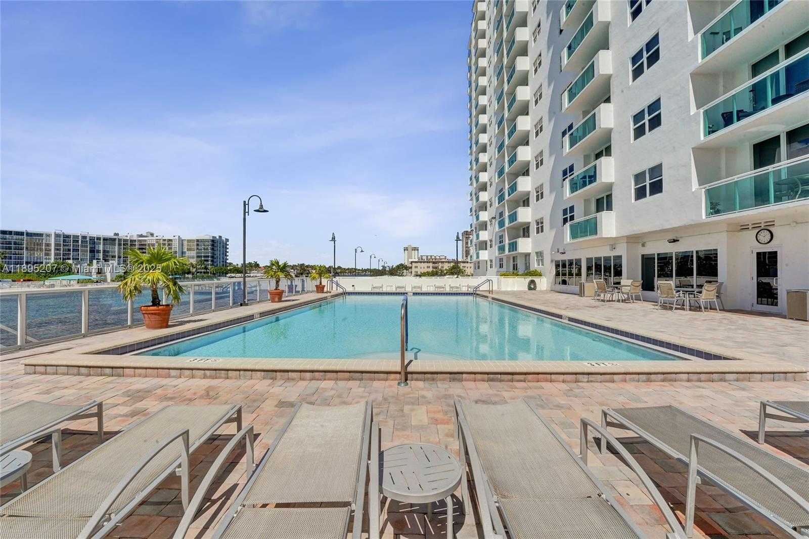 Small Image of 3000 SOUTH OCEAN DR #1106, Hollywood Number 34