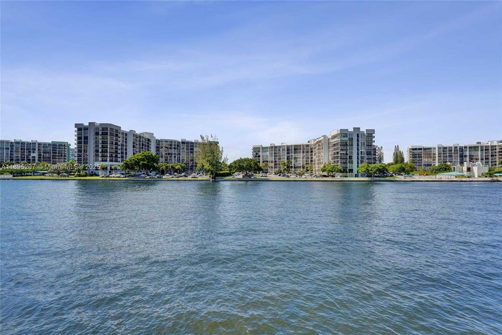 Small Image of 3000 SOUTH OCEAN DR #1106, Hollywood Number 37