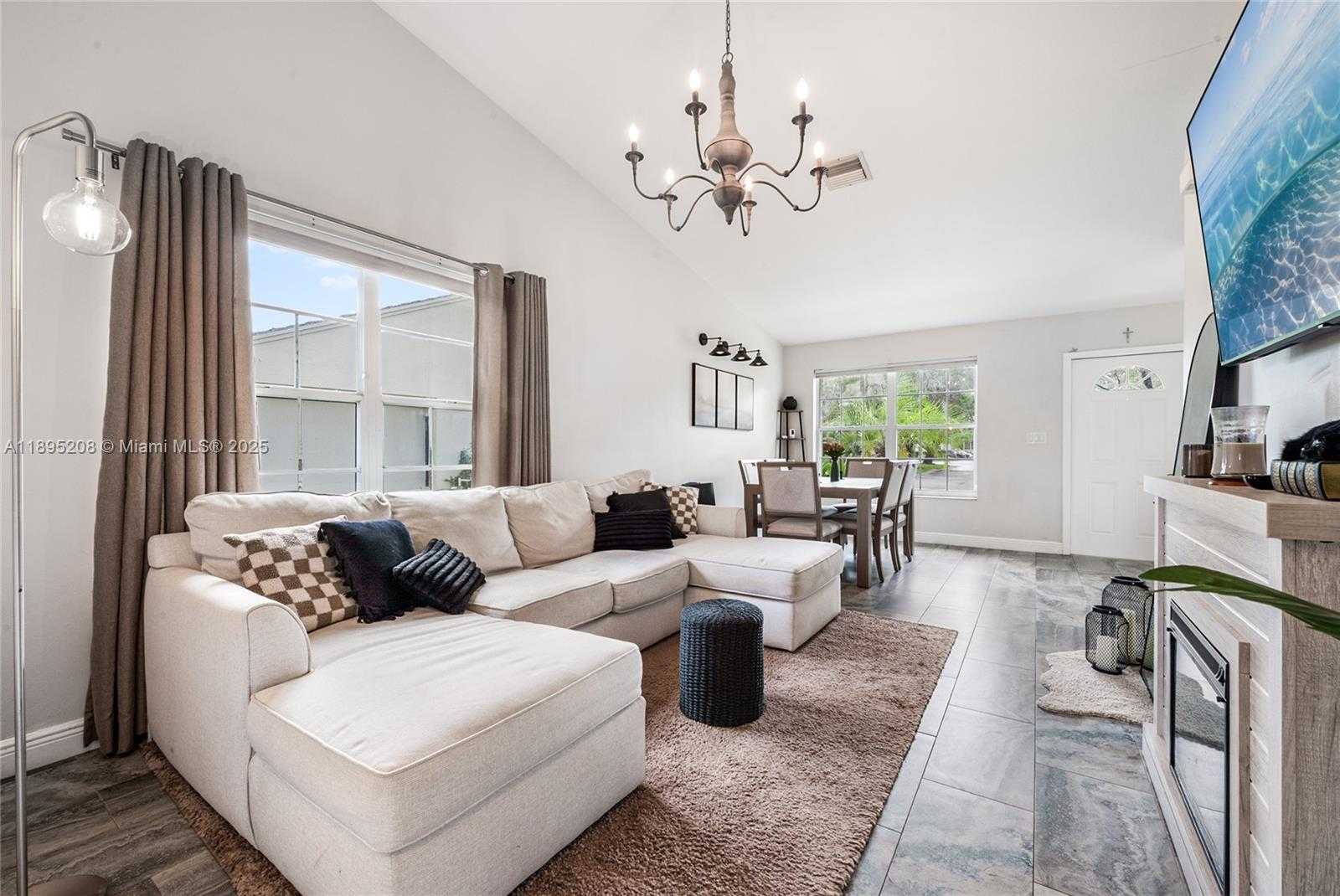 Small Image of 12525 SOUTH WEST 147TH TER, Miami Number 2