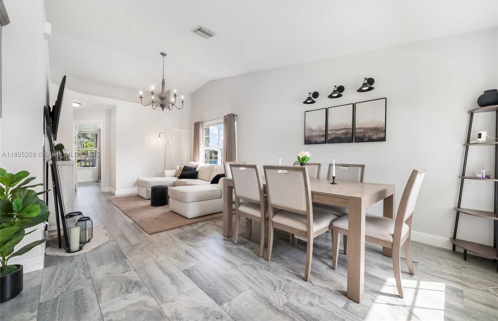 Small Image of 12525 SOUTH WEST 147TH TER, Miami Number 4