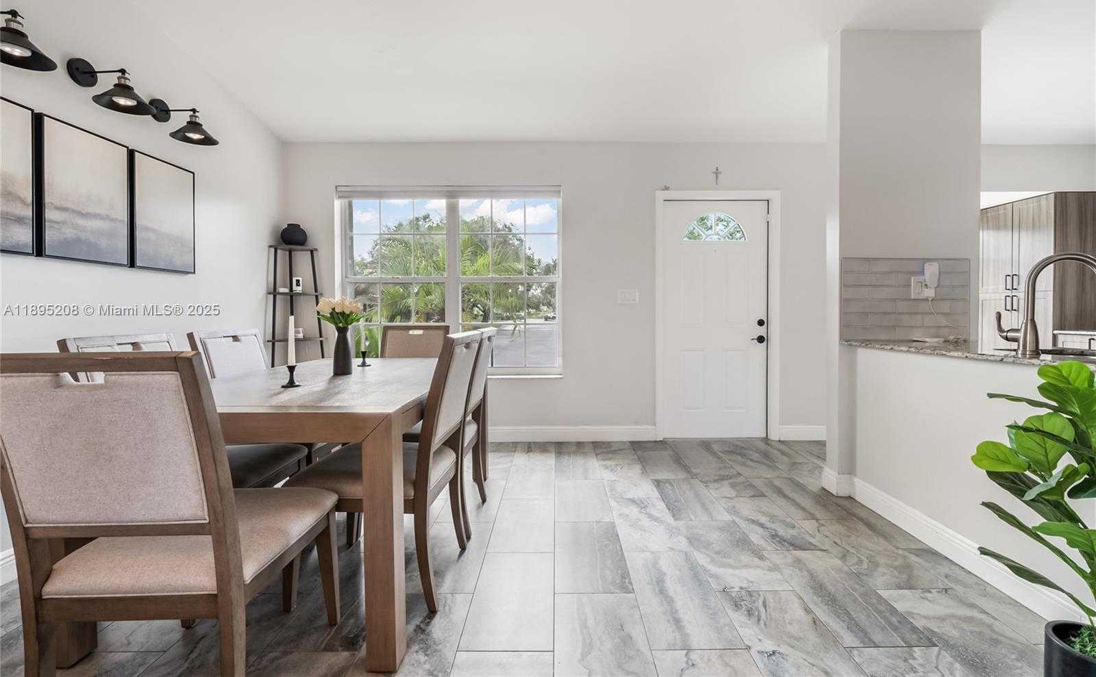 Small Image of 12525 SOUTH WEST 147TH TER, Miami Number 5