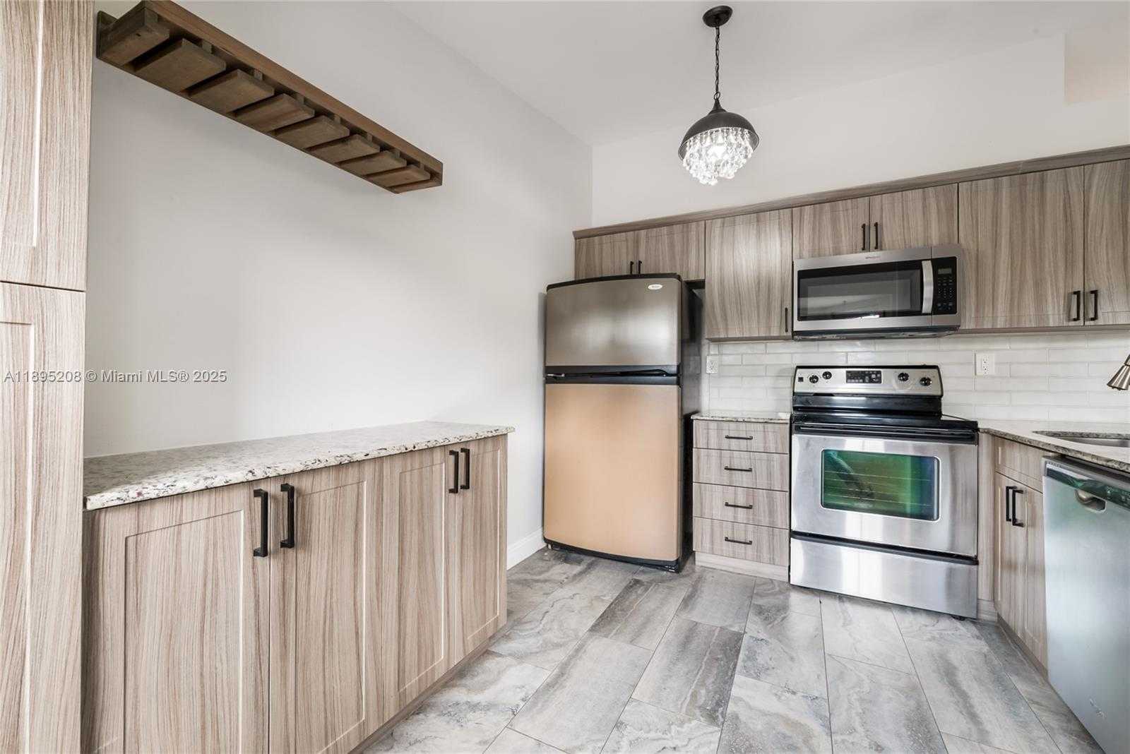 Small Image of 12525 SOUTH WEST 147TH TER, Miami Number 7